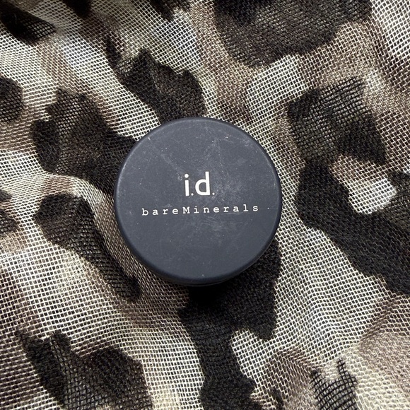 bareMinerals Other - bareMinerals i.d. Glimmer Eyeshadow in shade “flaunt”